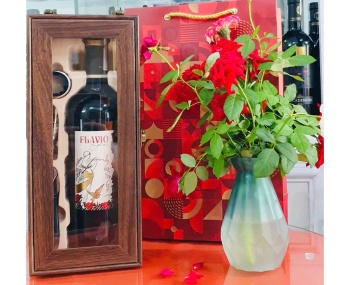 Set quà tặng Hộp Gỗ mặt kính 1 chai Vang Ý Flavio Primitivo
