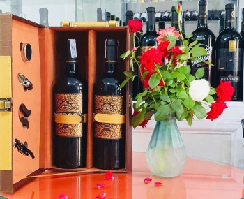 Hộp quà tặng 2 chai vang Ý Zeros + phụ kiện