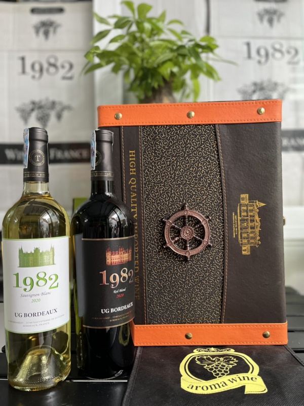 Set Quà Tặng 2 Chai Vang Pháp 1982 UG Bordeaux