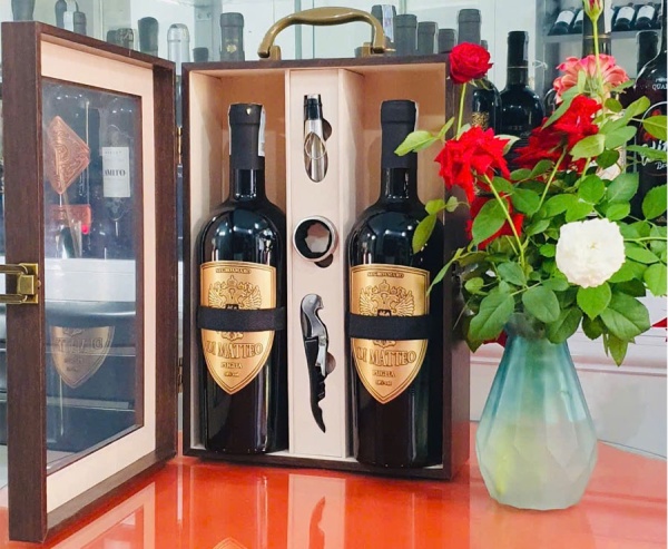 Set Quà Tặng Hộp Gỗ Mặt Kính 2 chai Vang Ý Di Matteo Negroamaro